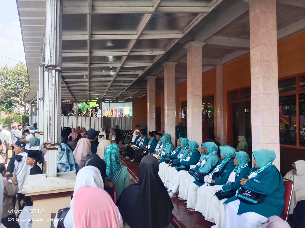 Pelepasan 18 Jemaah Umroh oleh...